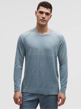 Lululemon men’s Metal Vent Tech Long Sleeve Top